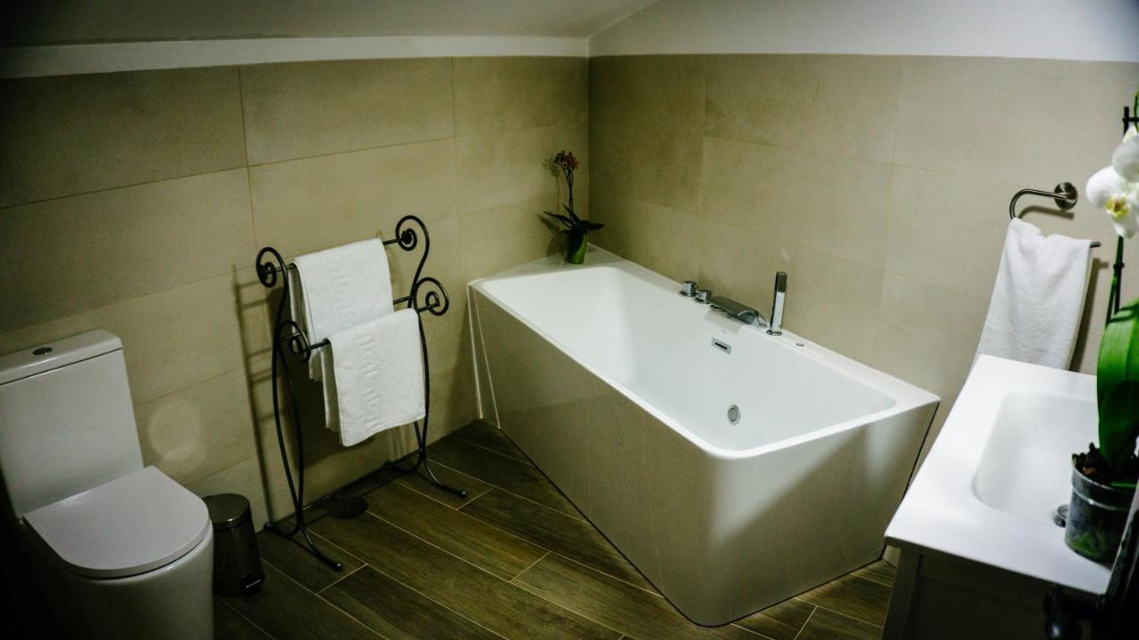 El Aprisco, Con Piscina Climatizada En Hueva-Guadalajara Βίλα Εξωτερικό φωτογραφία