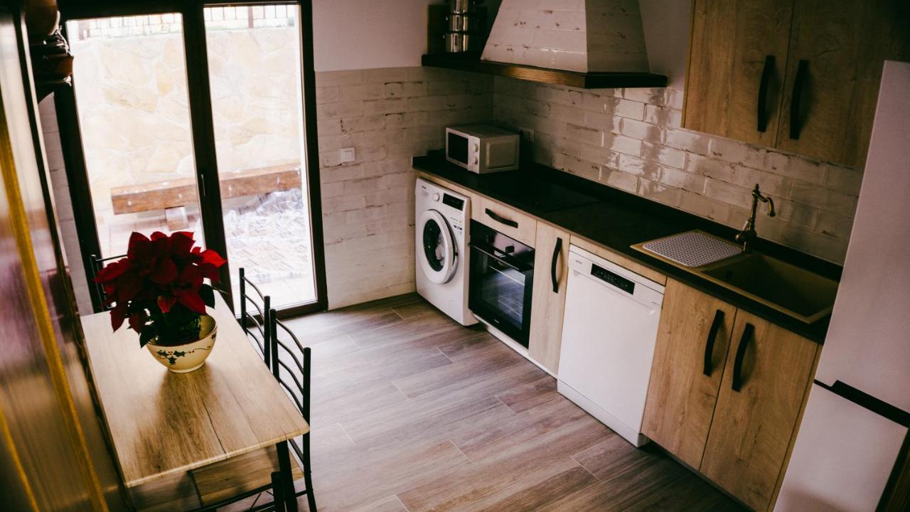 El Aprisco, Con Piscina Climatizada En Hueva-Guadalajara Βίλα Εξωτερικό φωτογραφία